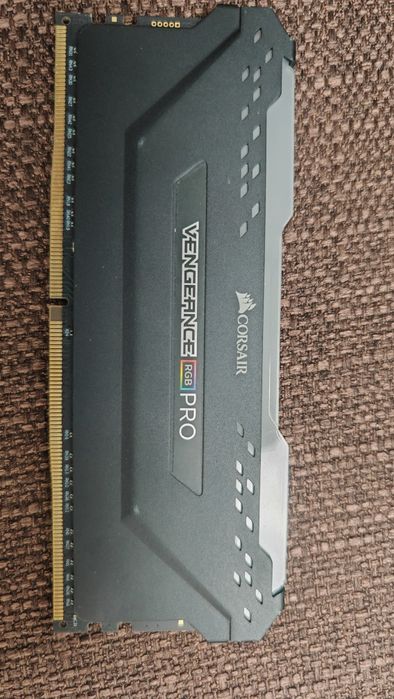 64GB DDR4 RAM, Corsair Vengeance RGB Pro,2*32 gb,3200 mhz.