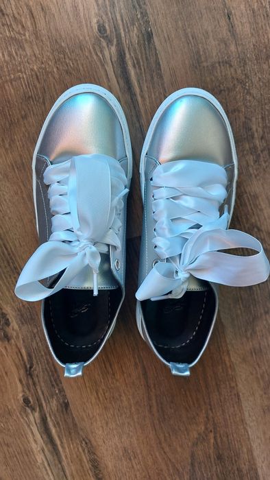 Официални сребристи кецове