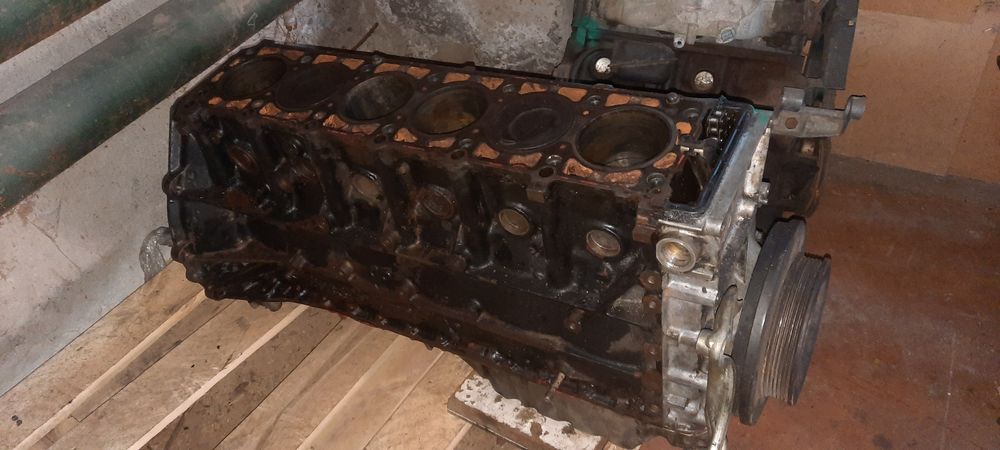 Запчасти на моторы Мерседес, Форд, Мазда