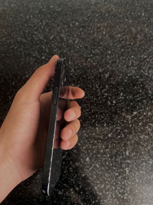 Айфон 12 срочно.