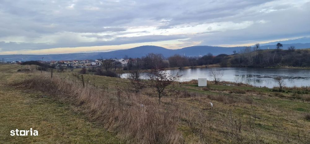 Teren de vânzare: 1500mp cu iesire directa la primul  lac Shopa, Seli