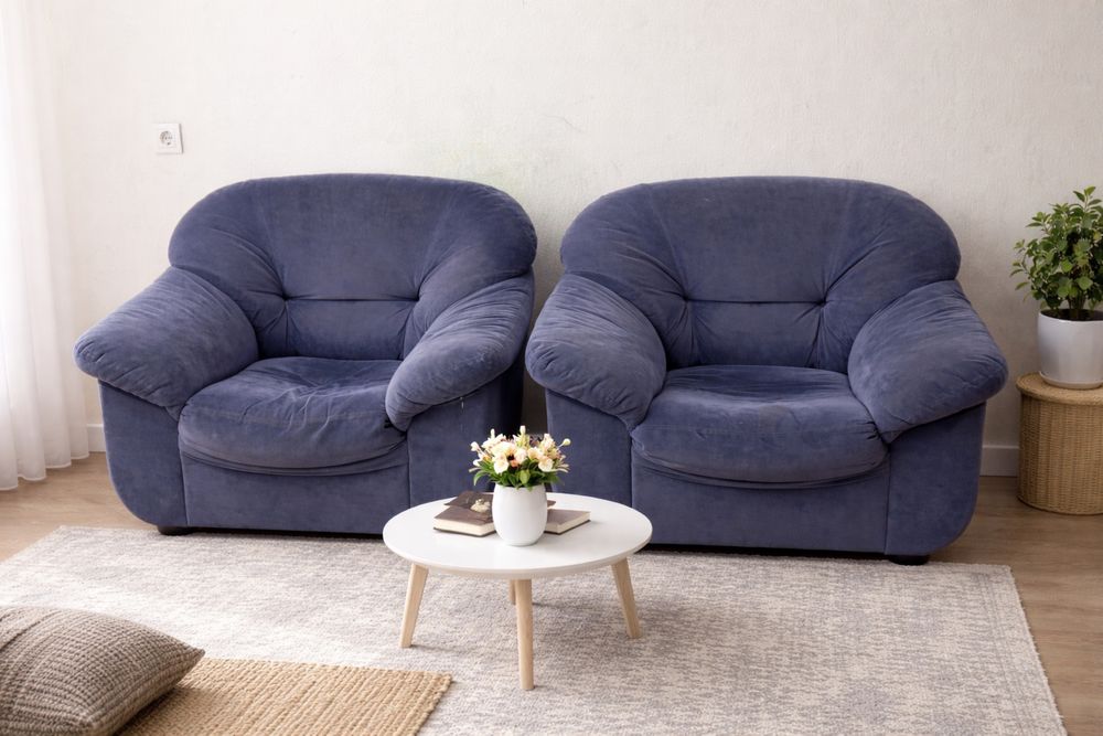 Продаются кресла, шкаф