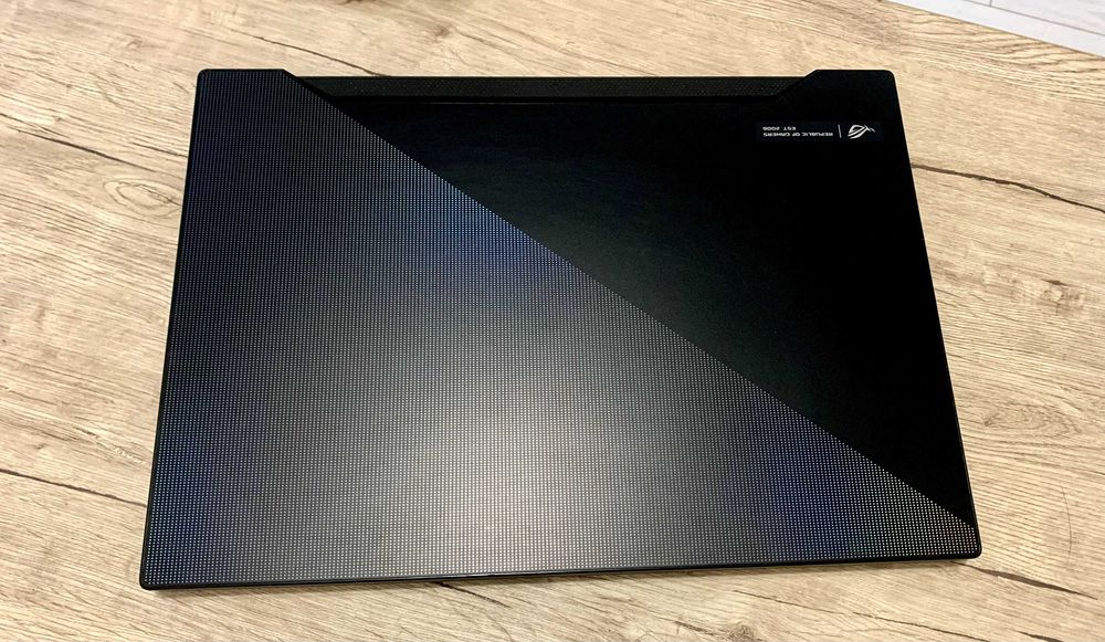Asus ROG Zephyrus M15 Gaming Laptop 4K, RTX 2060, I7-10750H 16gb Ram 1TB