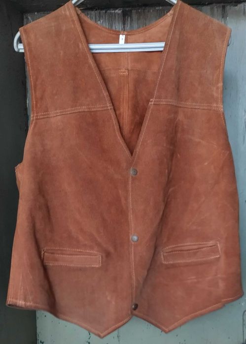 2 кожени жилетки