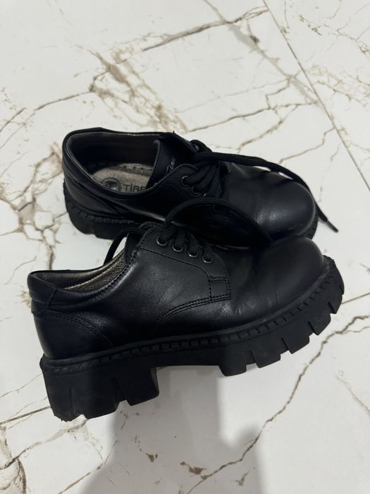 Продам детскую обувь