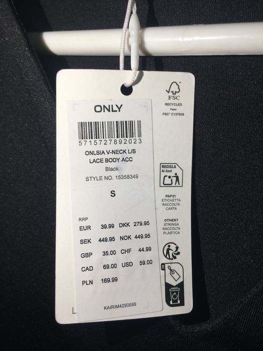 Body cu maneci din dantela