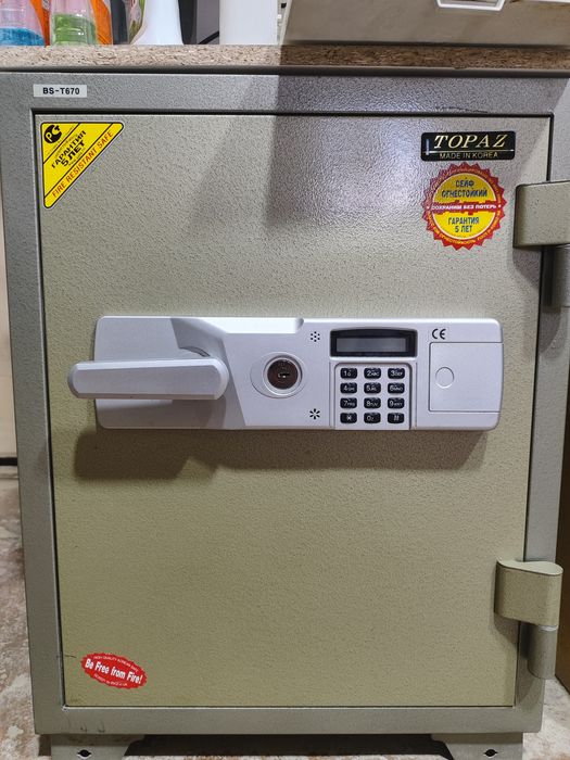 Продам сейф Topaz bst-670