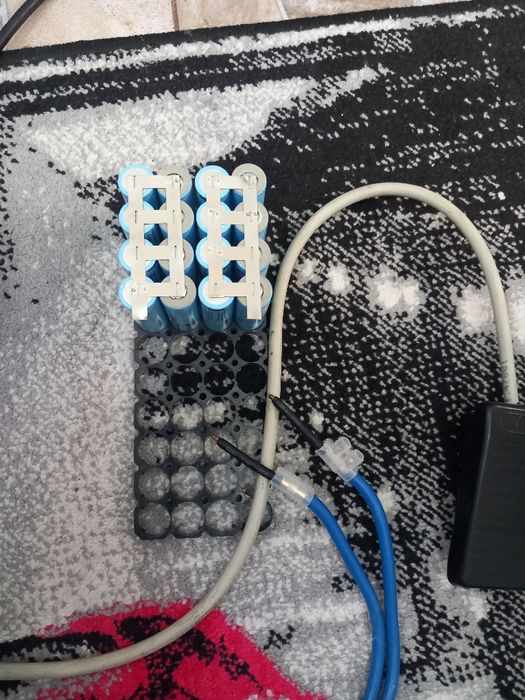 Fac la comanda acumulatori pentru navomodel li ion  celule LG 18650