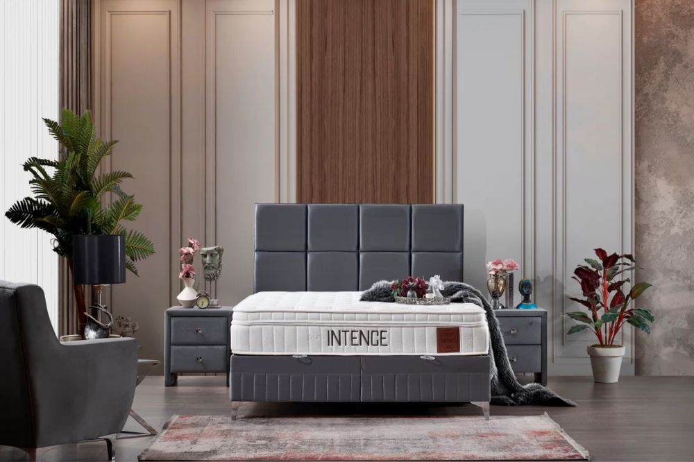 Тапицирано легло Intence