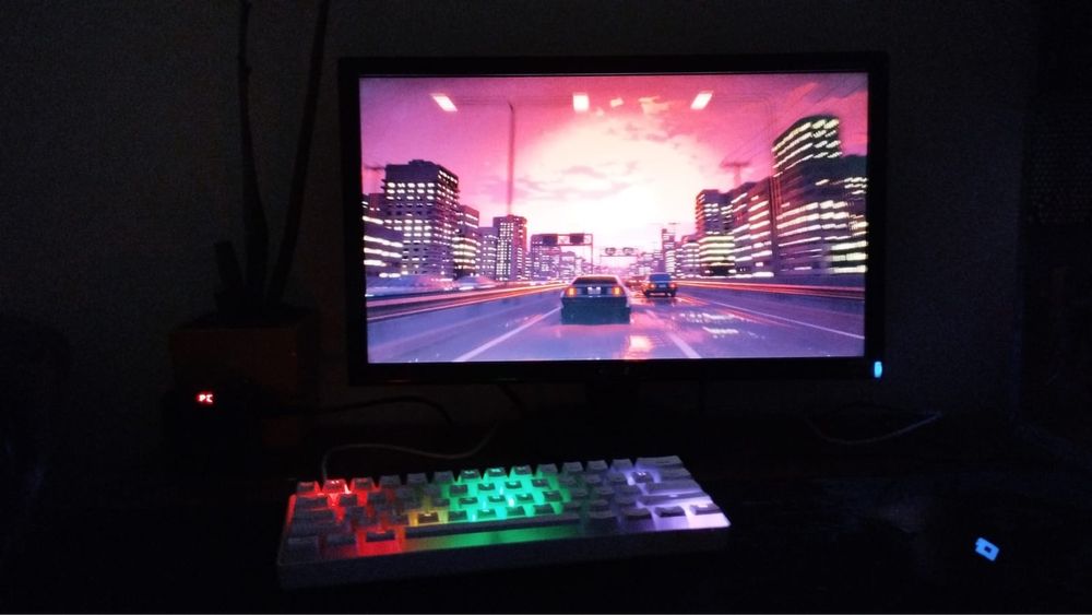 Продам срочно! Клавиатура белая