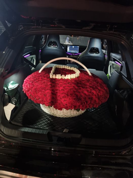 100.000 som buketlarimiz