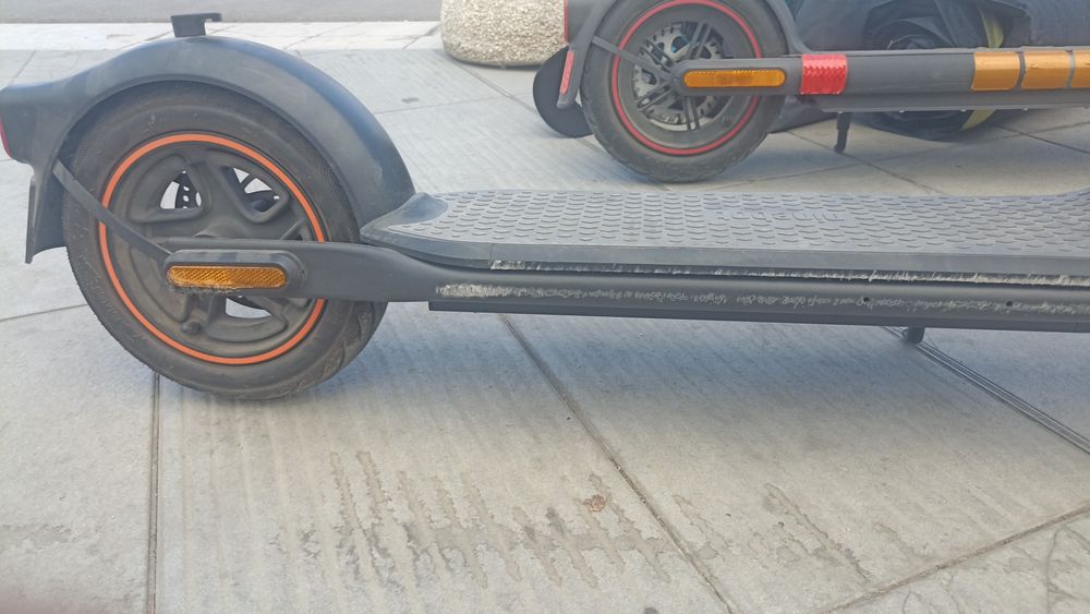 Trotineta electrica Nineboot kickscooter f40