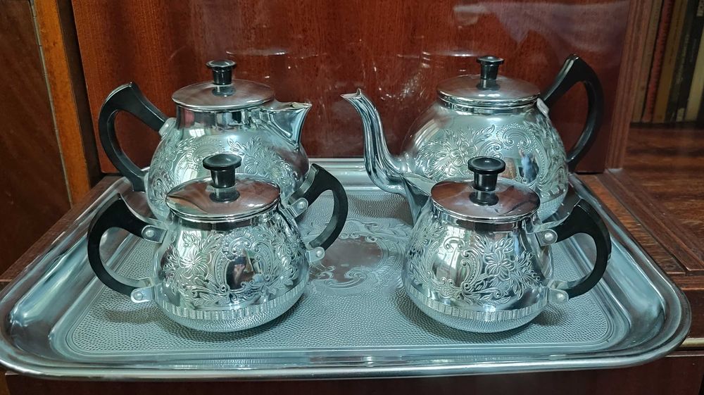 Антикварный чайно-кофейный набор.