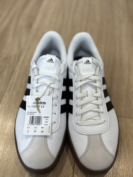 Продам оригинальные кеды адидас