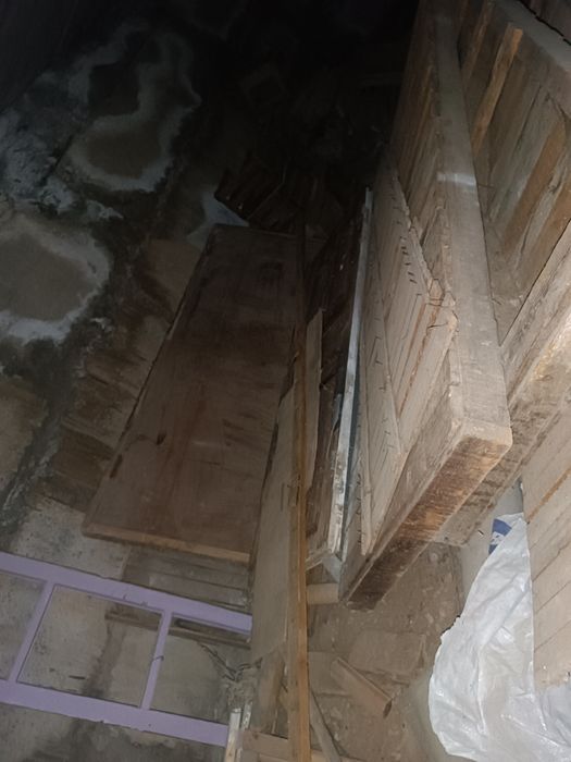 Срочно Б/У тахталар, эшик, ромлар, яшиклар, апаловка сотилади.