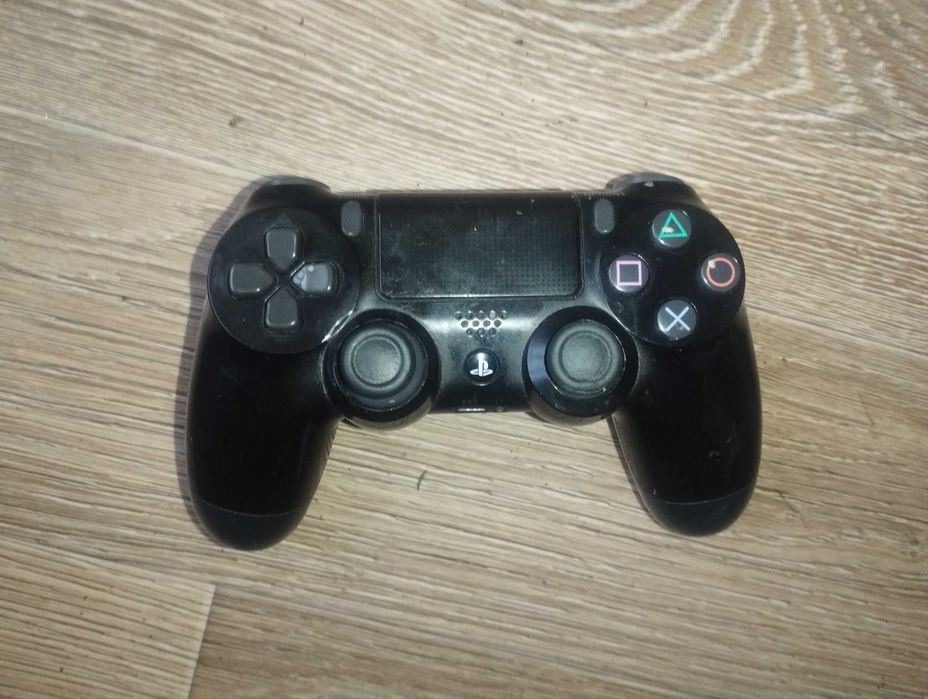 Продам джойстики Dualshock 4 оригинал два