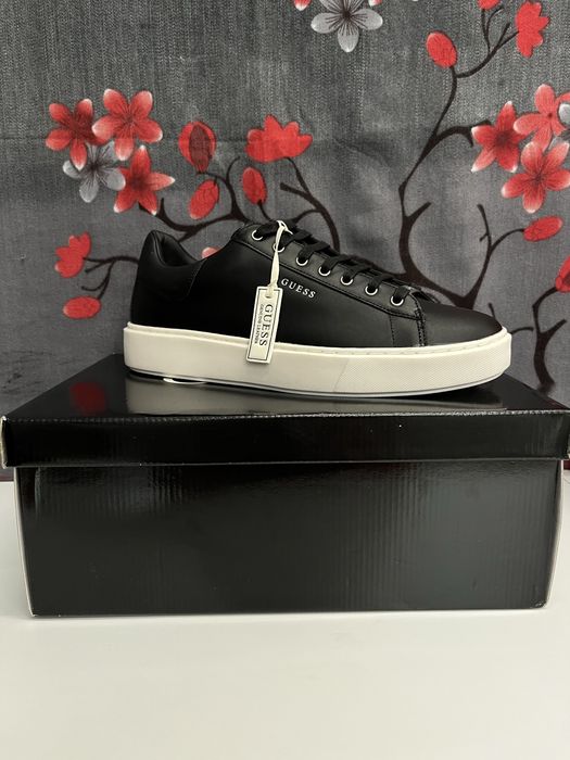 Обувки Guess VICE