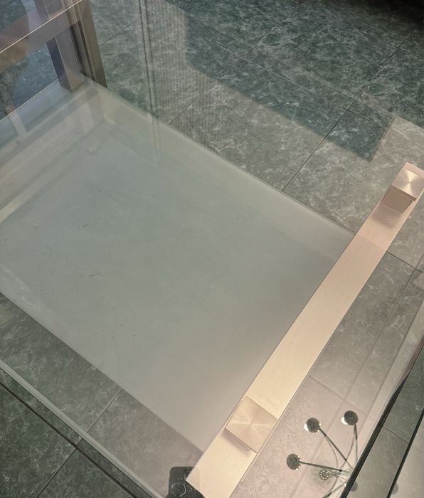 Стъклена холна маса