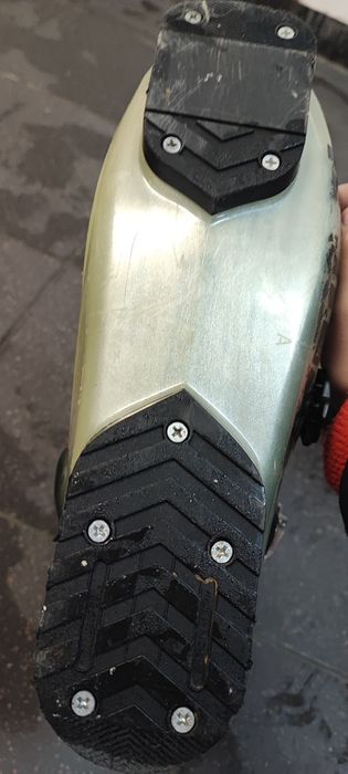 Продавам ски обувки  Alpina Free 540 27-27,5 315мм
Flex Index 90