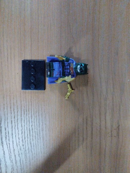 Lego минифигурка Джокер в костюме Бэтмена