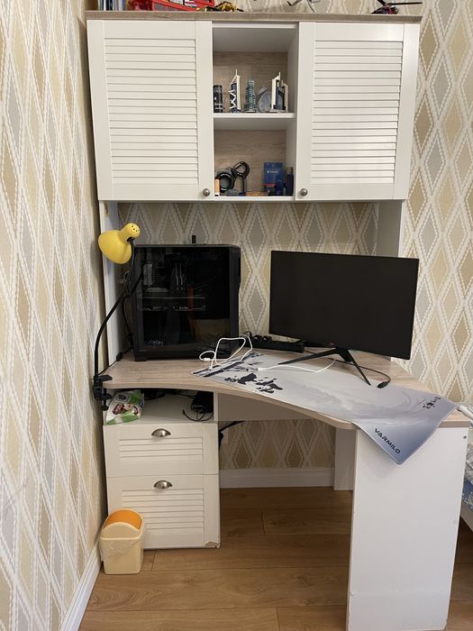 Продам уголок школьника