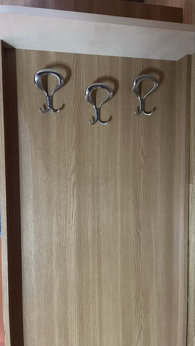 Cuier cu spatiu depozitare incaltari