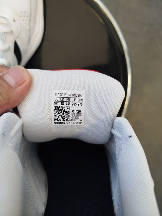 Оригинални Adidas №44 2/3 – като нови, с гаранция и касов бон