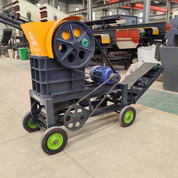 Нова Мобилна Челюстна Трошачка модел 250E5.5CN