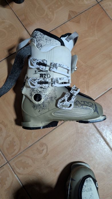 Clăpari Atomic 25.0/25.5