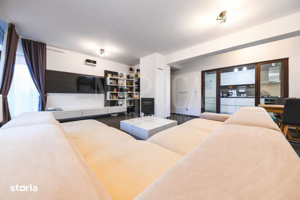 Casa 5 camere de vanzare in Floresti