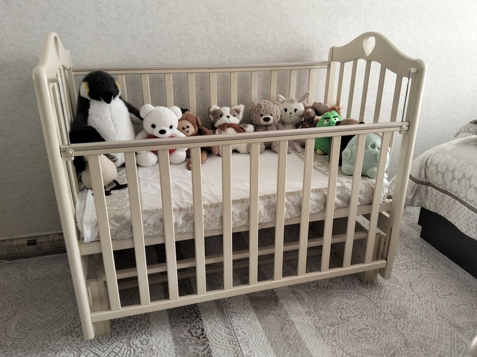 Продам манежку новая