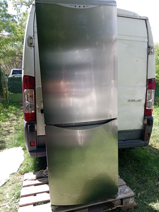 Голям хладилник с фризер " Hotpoint" 190/70/70см с "No frost" система! Спешно и изгодно!