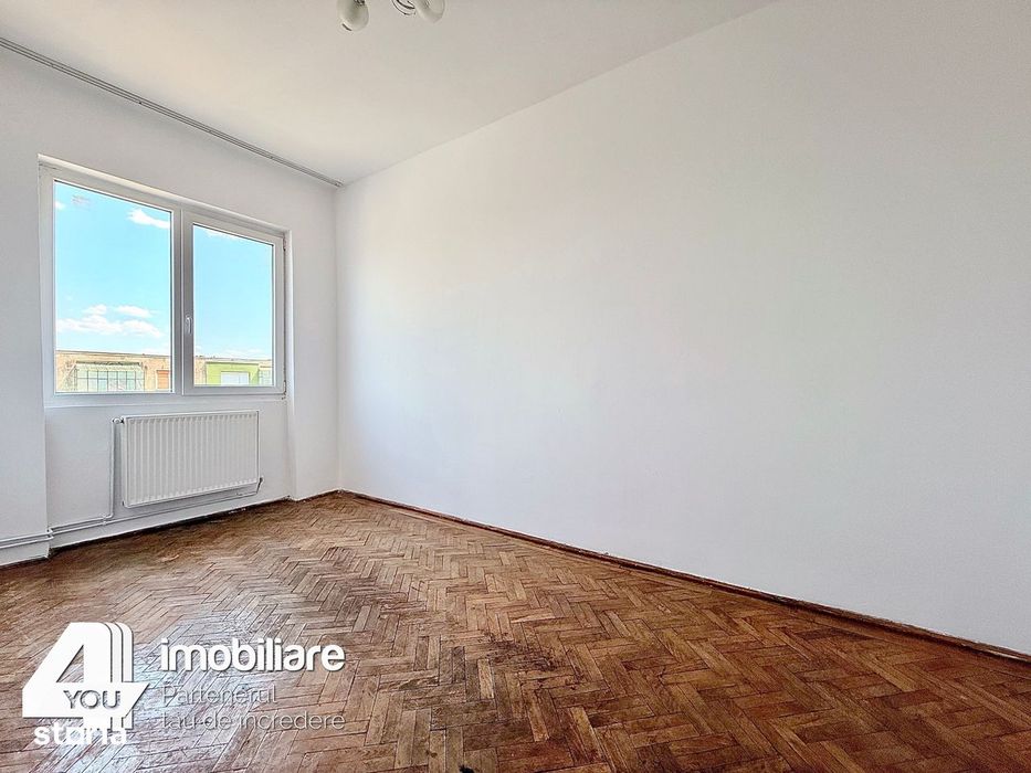 Apartament 3 camere Ineu langa Primarie ,82 mp, cu termotecă — fotografia 2