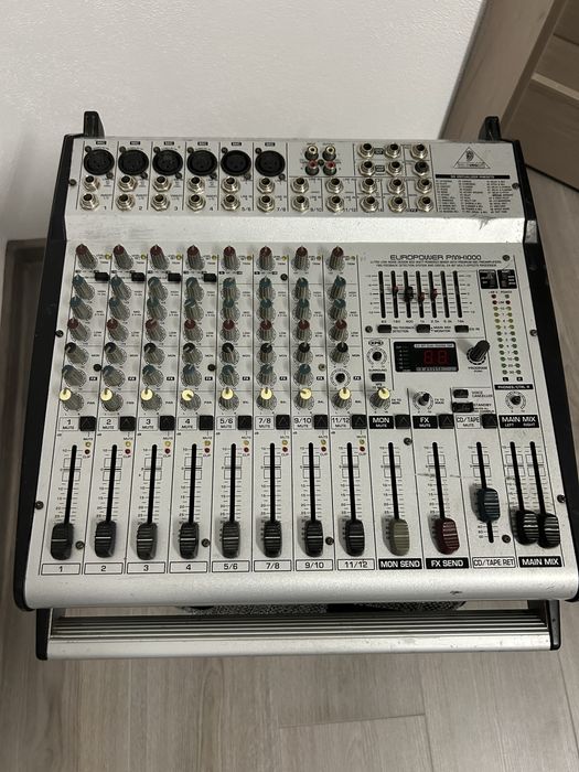 Mixer behringer