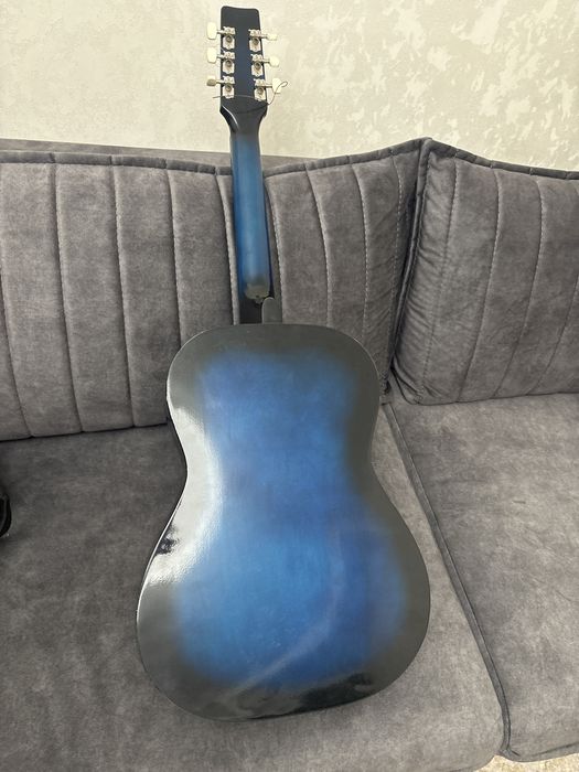 Продам гитару в отличном состоянии