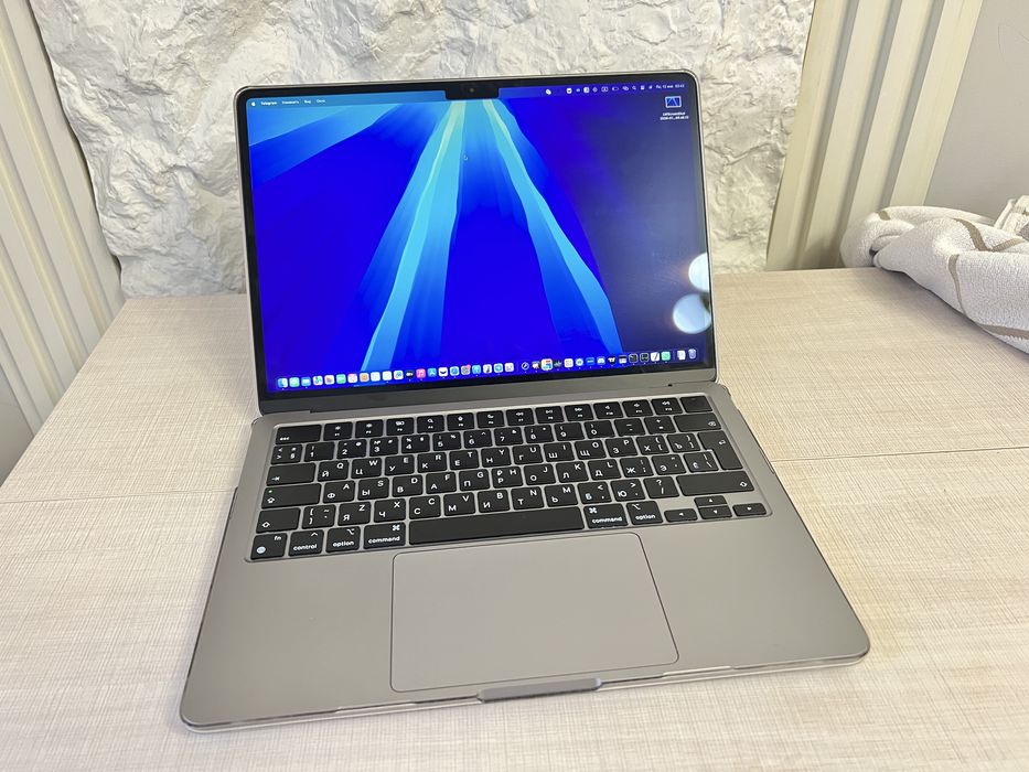 Apple MacBook Air M2 (2022)