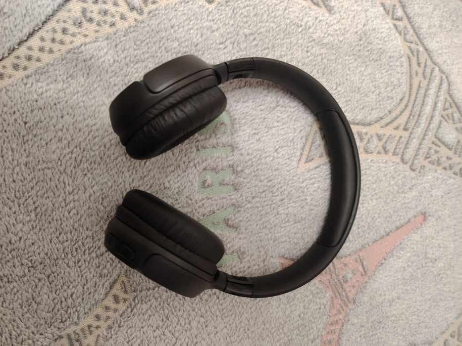 Продам оригинальные наушники JBL