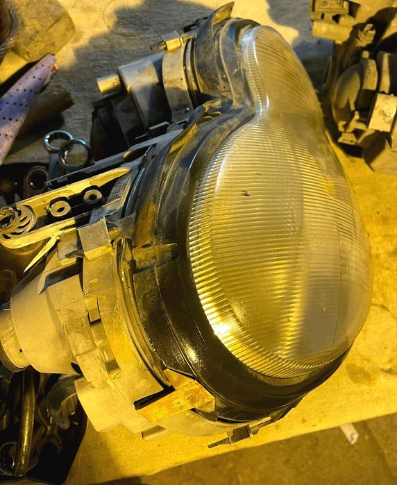 Фары Mercedes C-class (Мерседес)