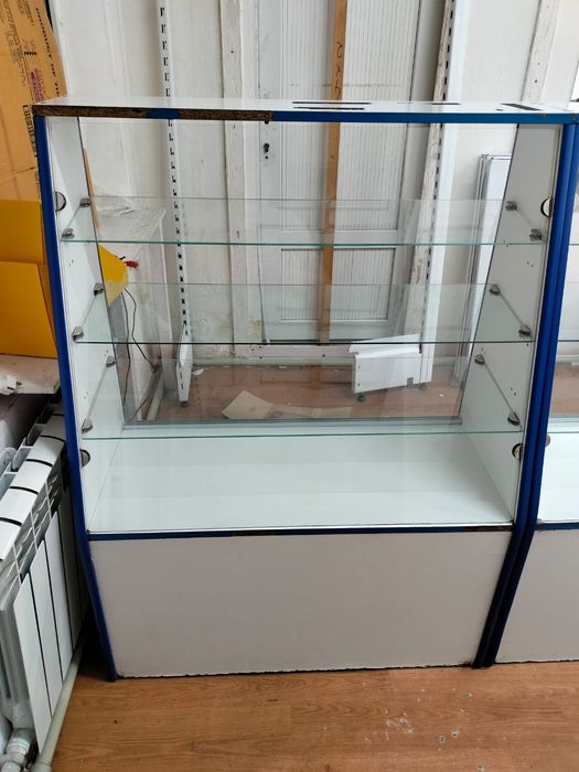 Срочно продам витрины