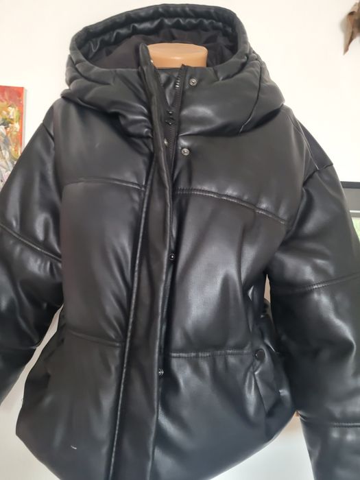 Geaca dama cu glugă Stradivarius