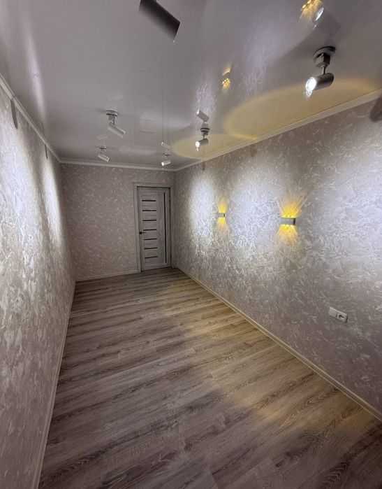 Квартира на Новомосковская -кафе Бон 2/2/5 общ пл 52м Евро