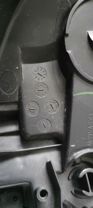 Фара левая Toyota Rav4