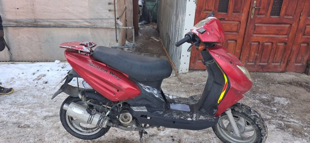 Vând scuter keeway focus 49cc 4t