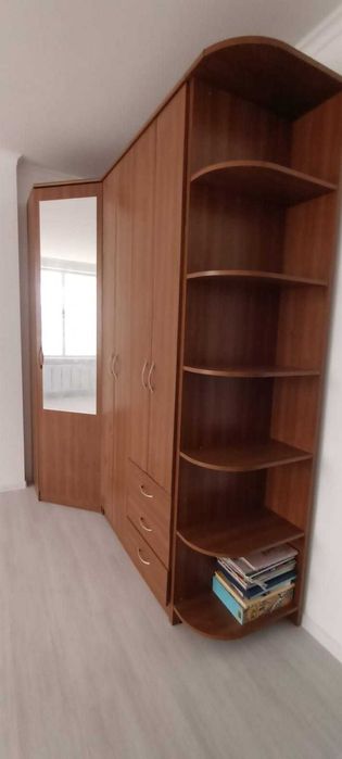 Шкаф угловой сзеркалом