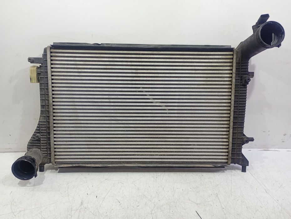 Radiator intercooler 1k0145803al Volkswagen Touran 1 (facelift) (2006 - 2010) 1.9 tdi BLS