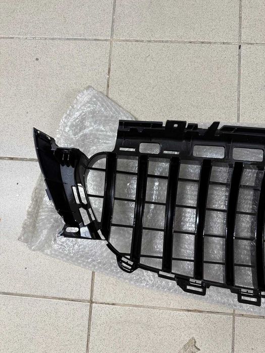 Grila centrala Mercedes W213 S213 A238 C238 E-Class compatibila cu Mercedes (16-19) GT Design