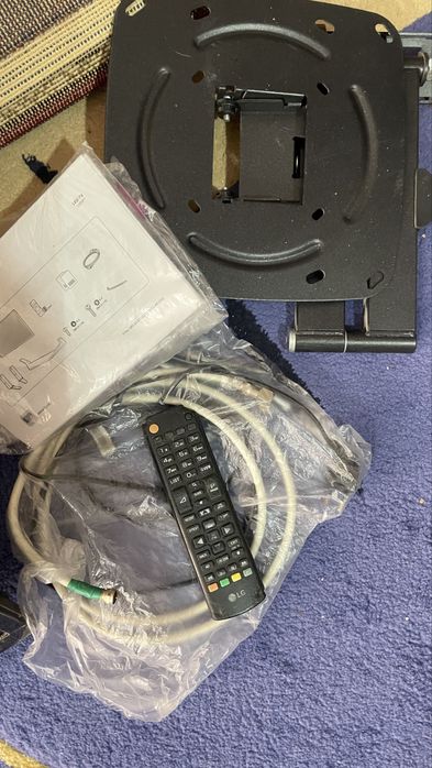 Телевизор LG Smart TV b/y