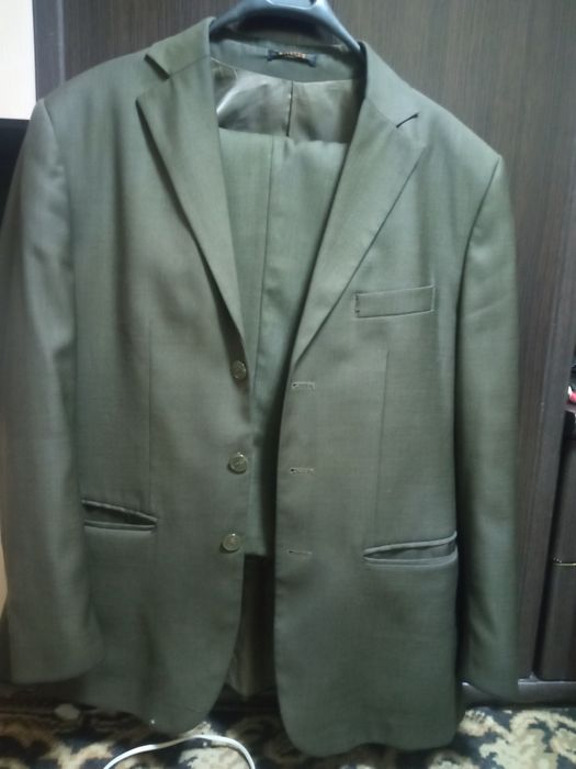 Продам мужской костюм