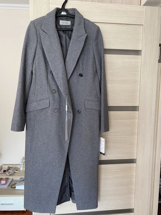 Пальто женское, шерстяное.