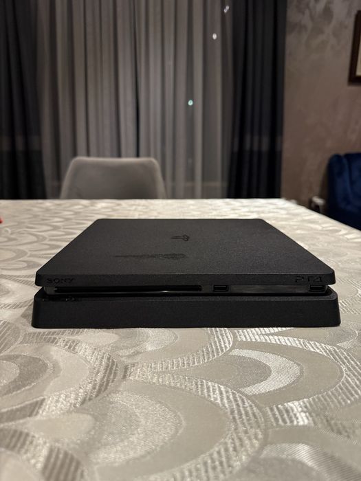 Ps4 slim -идва с 10 игри безплатно.